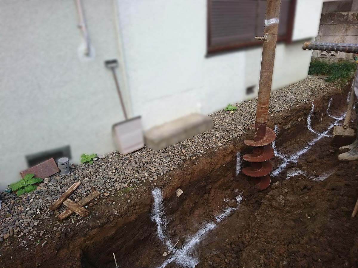 ①.オーガー掘削